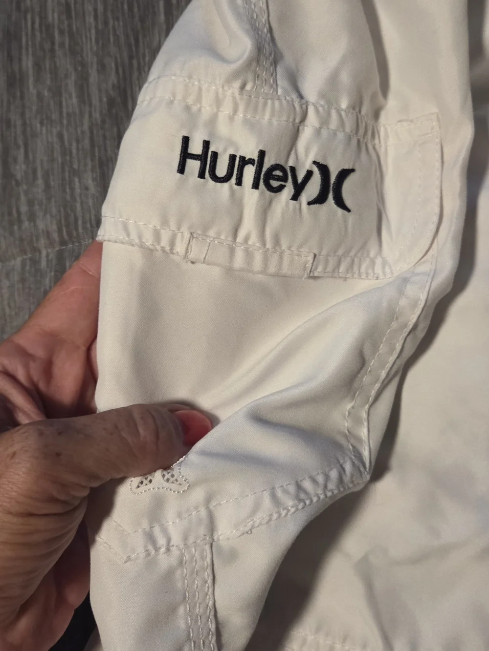 Hurley Men's White Board Shorts with Black Accents Size M 34